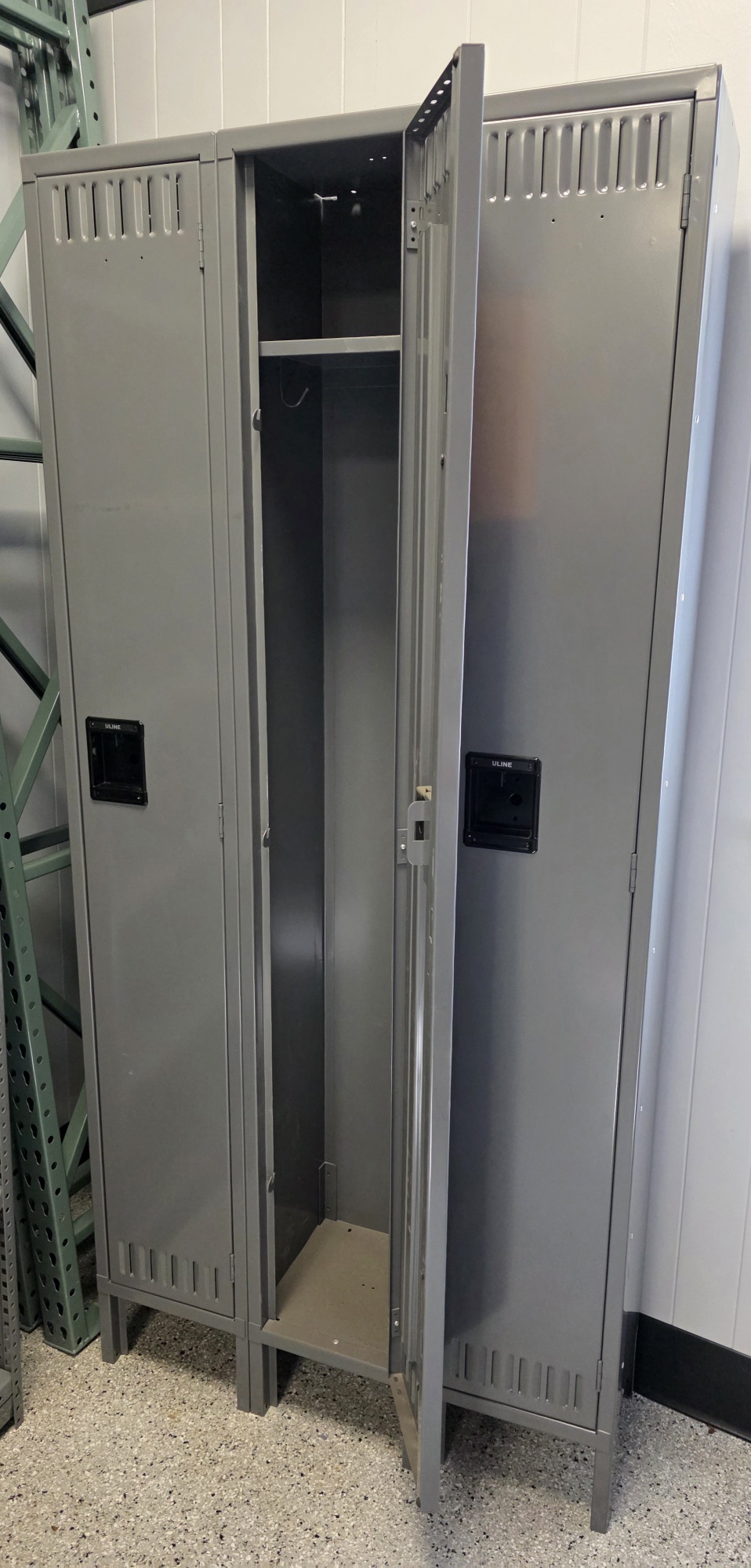 3 Bay Lockers