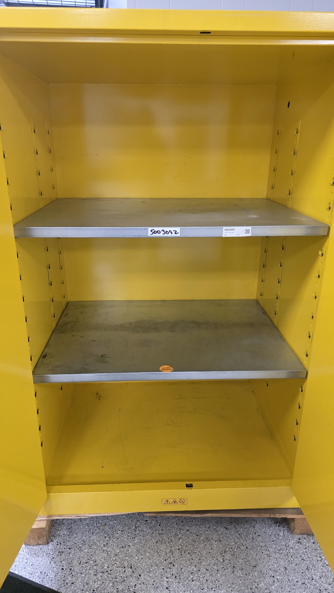 90 Gallon Flammable Liquid Cabinet with 2 Shelf Levels